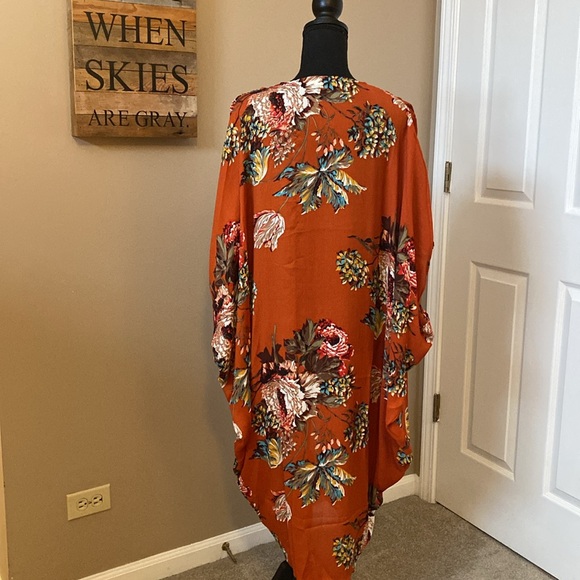 NWOT Umgee Arianna Sunset Floral Cocoon Hem Kimono Sizes XL/1X Orange - Picture 4 of 6